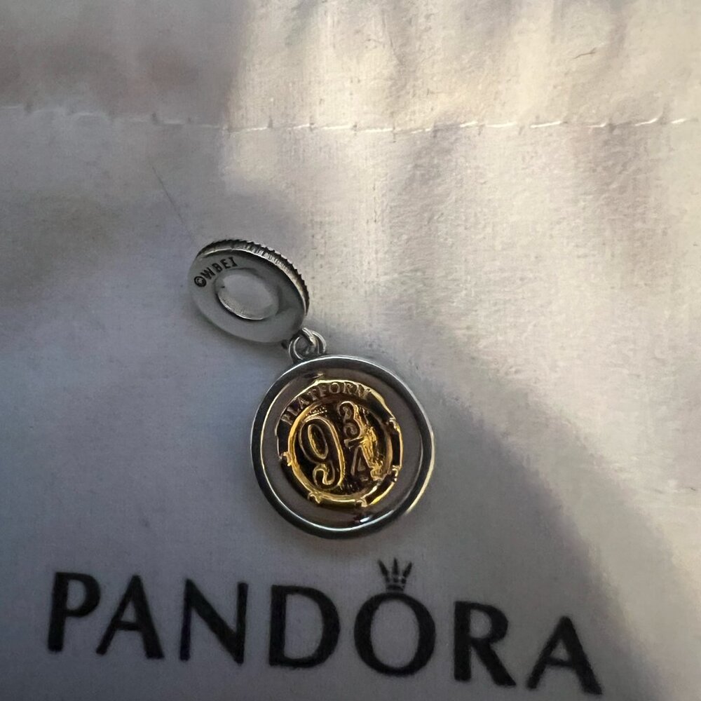 Brand New Retired Pandora x Harry Potter 9 3/4 Hedwig Spinning Dangle Charm - Picture 7 of 16